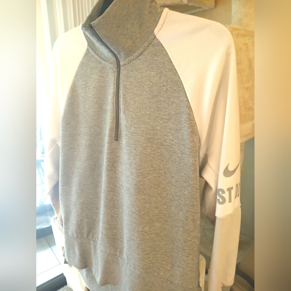 NIKE Women's NWOT Oversized Small Zip Top--Color Blocked